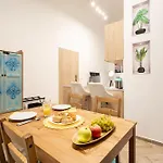 Market Hall Double Apt