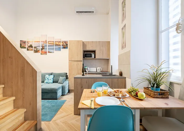 Market Hall Double Apt