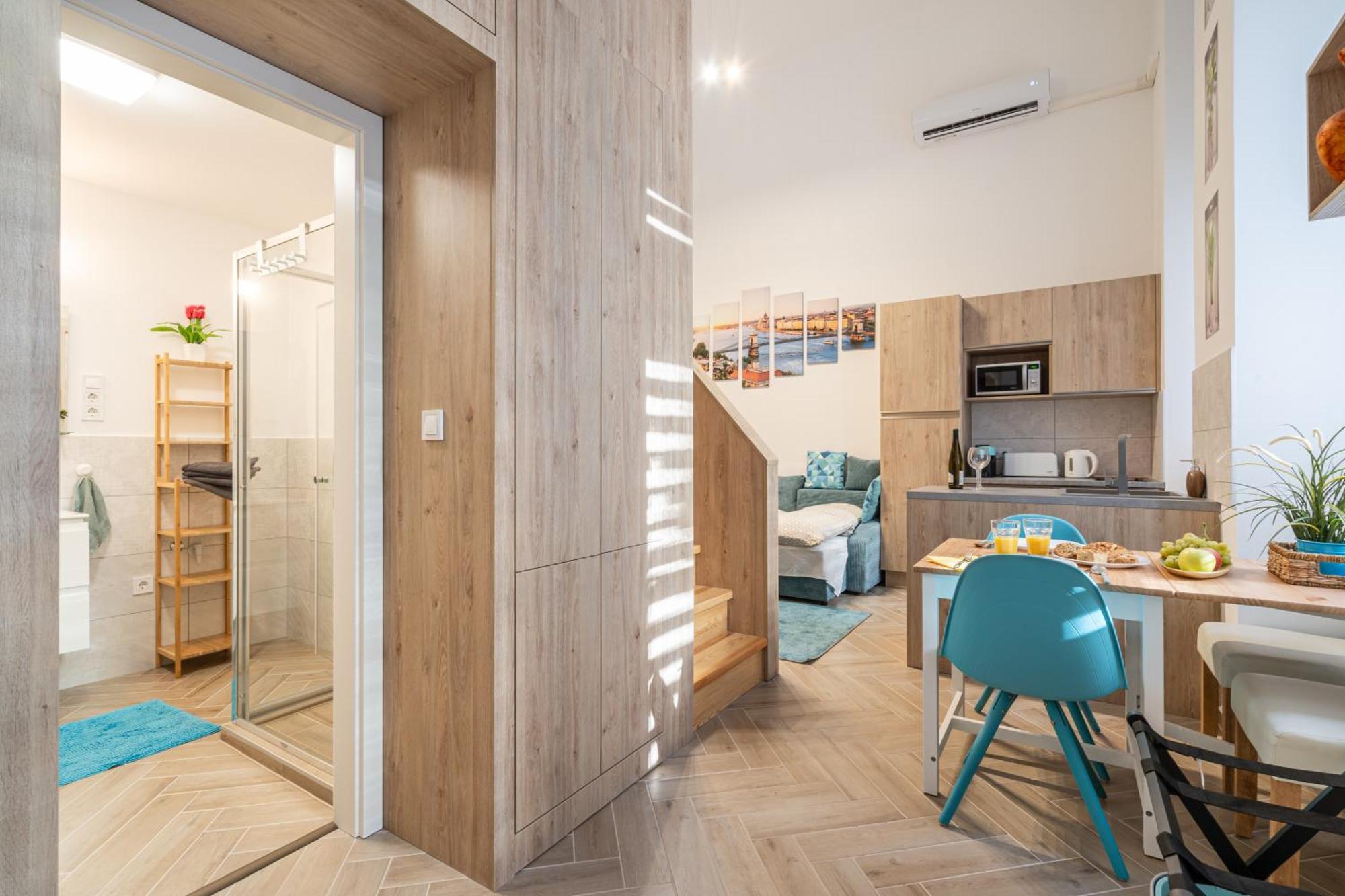 Market Hall Double Apt *