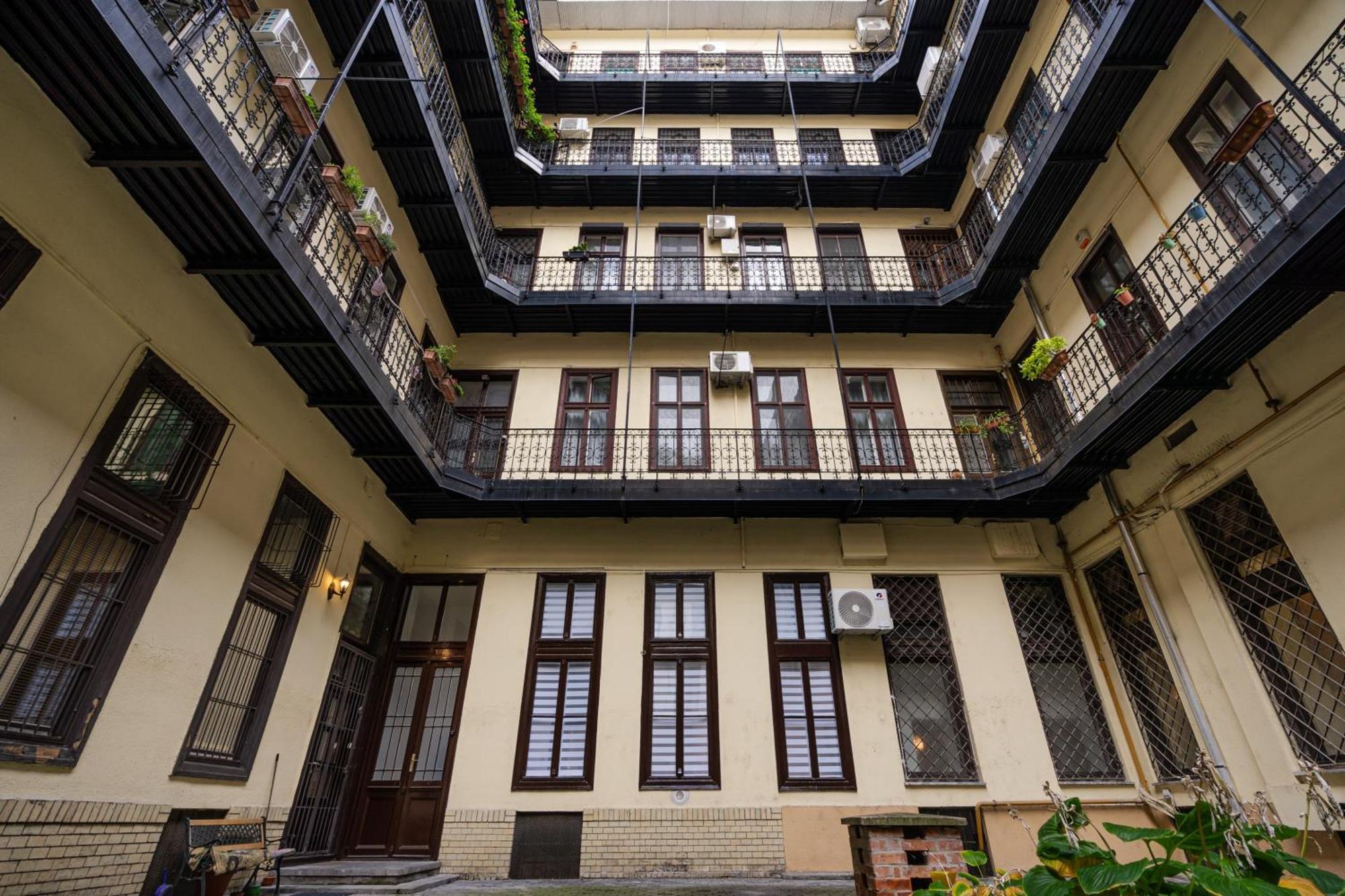 Market Hall Double Apt Apartment *